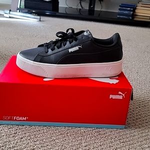 Puma tennis shoes with 2 shirts- 1 brand new